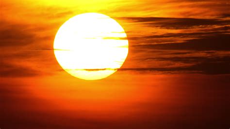 Sun down time - The sun’s rays are strongest daily between the hours of 10 a.m. and 4 p.m., according to Sun Safety Alliance. Experts suggest seeking shade, wearing protection or avoiding the sun ...